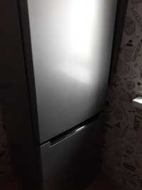 Продам холодильник Indesit в отличном состоянии