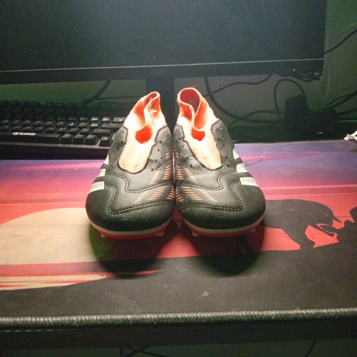 Crampoane adidas predator