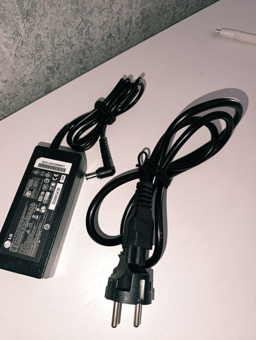 Блок питания для монитора LG 19V, 3.42A, 65W (штекер 6.5х4.4), DA-48G1