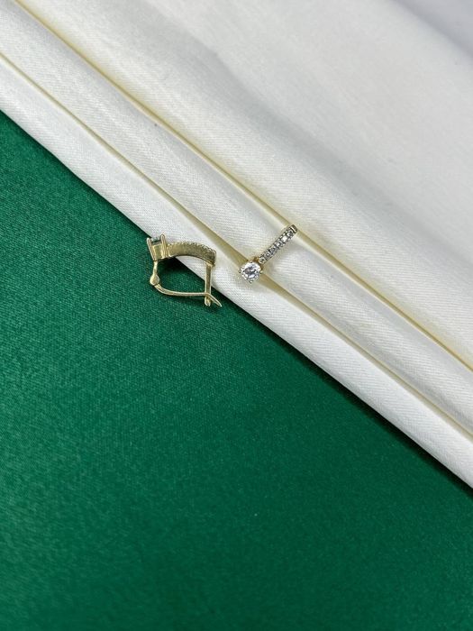 Рассрочка 0% по 7596 тг в  месяц. Серьги с камнями  из золота 58