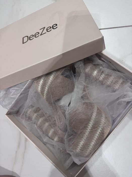 Дамски сандали на дебел ток