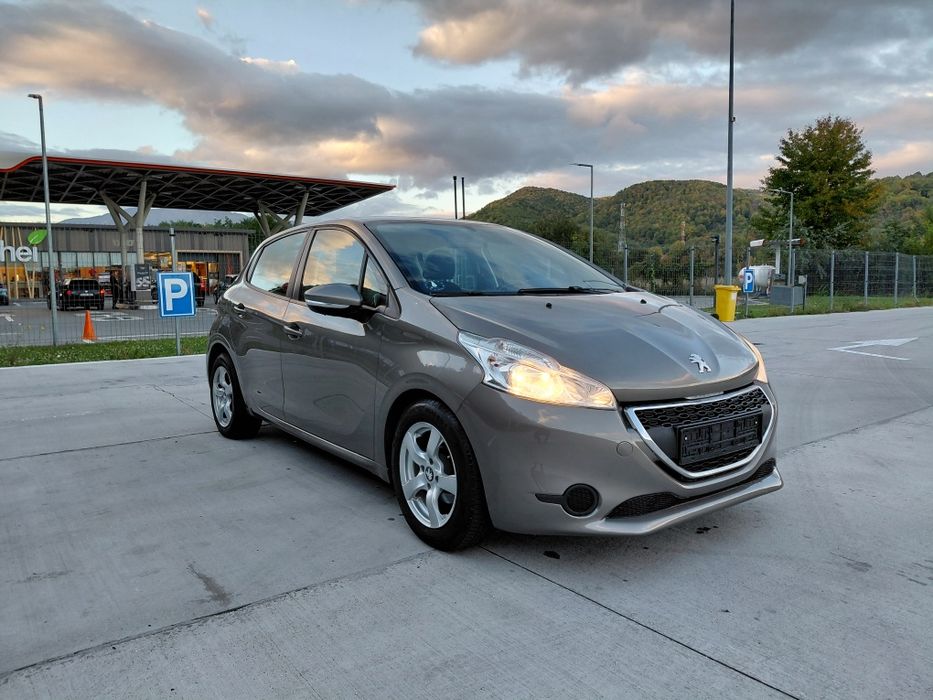 Peugeut 208 1,6 diesel an 2013 euro 5 Navigație/Incalzire scaune /