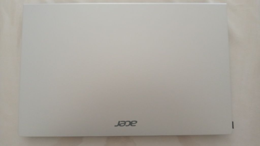 Acer Celeron 4500 8/256 FHD 15.6 dyum ekran  SILVER