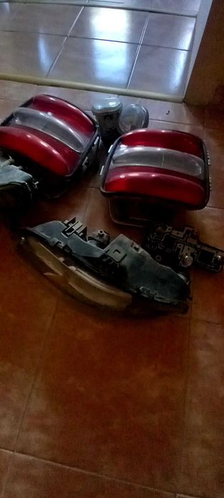 Продавам стопове и фарове за фият брава
