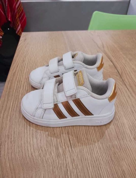 Оригинални детски маратонки на Adidas