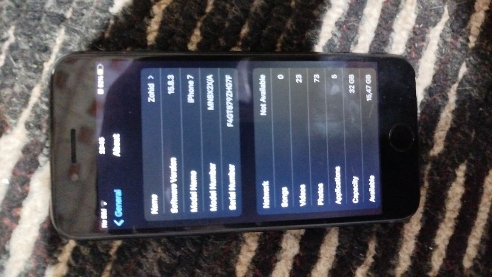 iPhone 7 sotiladi qora