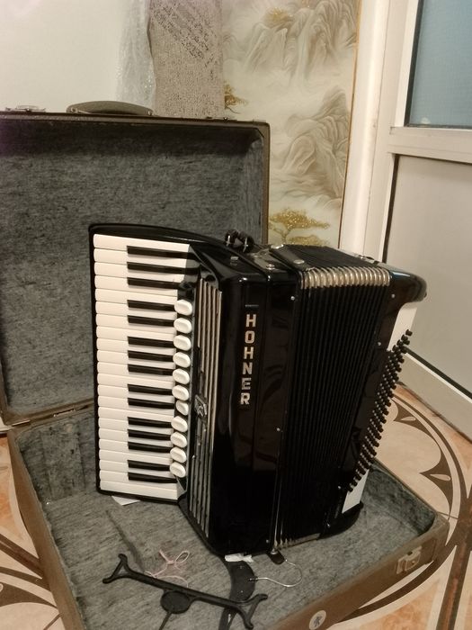 Acordeon de vânzare
