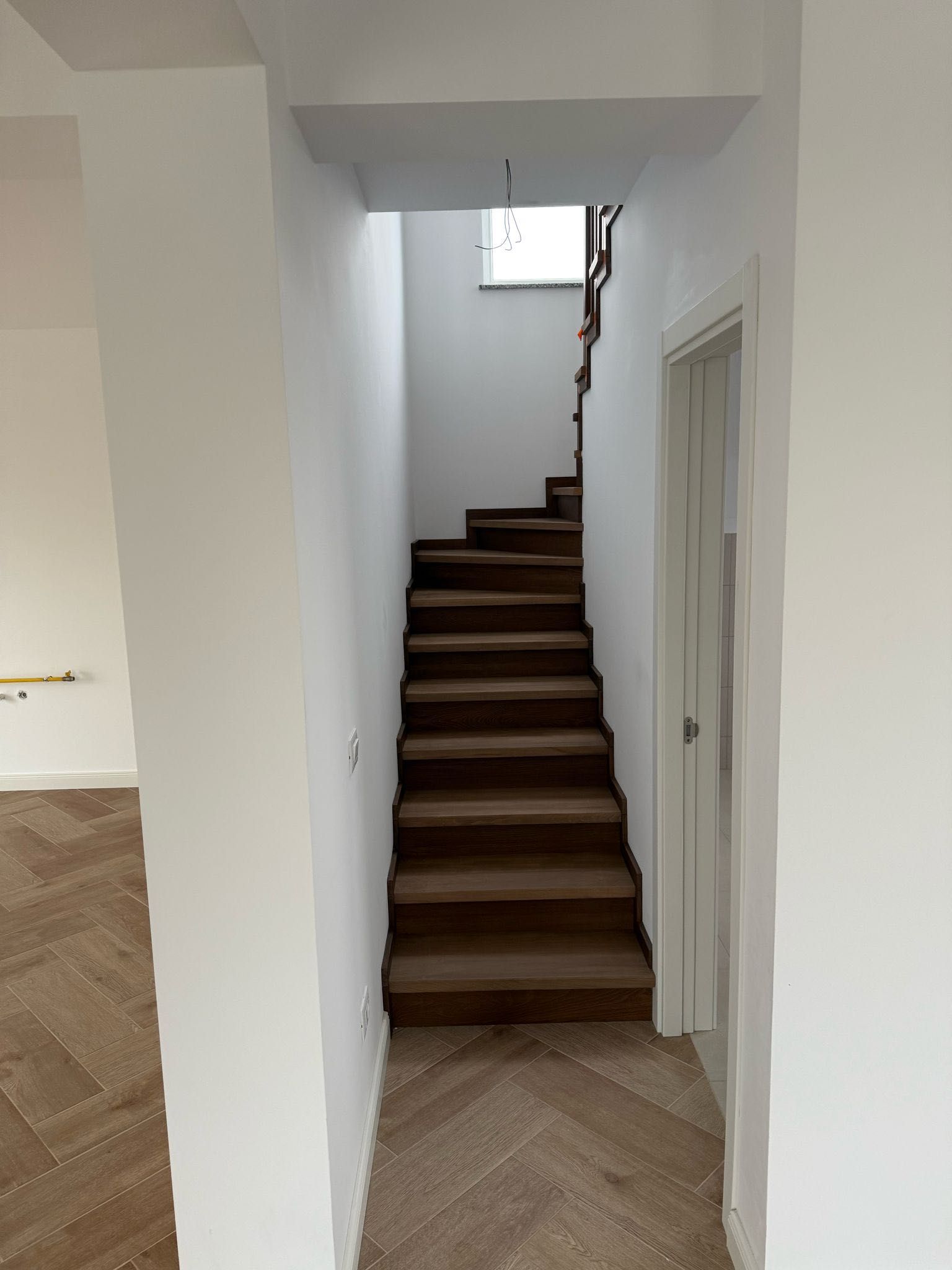 Casa ideală pentru familie – stradă privată, aproape de oraș! Lisaura