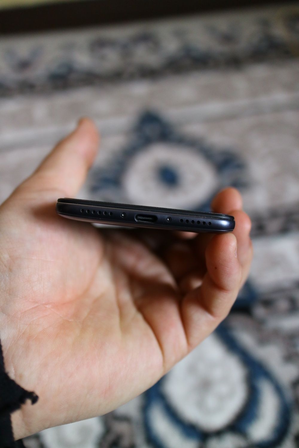 Poco F1 (flagman, snapdragon 845)