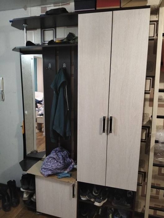 Продам прихожую мебель