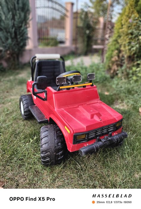 Mașinuță electrica Jeep Peg Perego