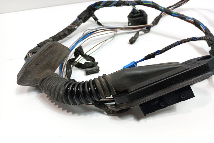 Cablaj usa dreapta fata   692865605 BMW Seria 1 E81/E82/E87/E88 (face