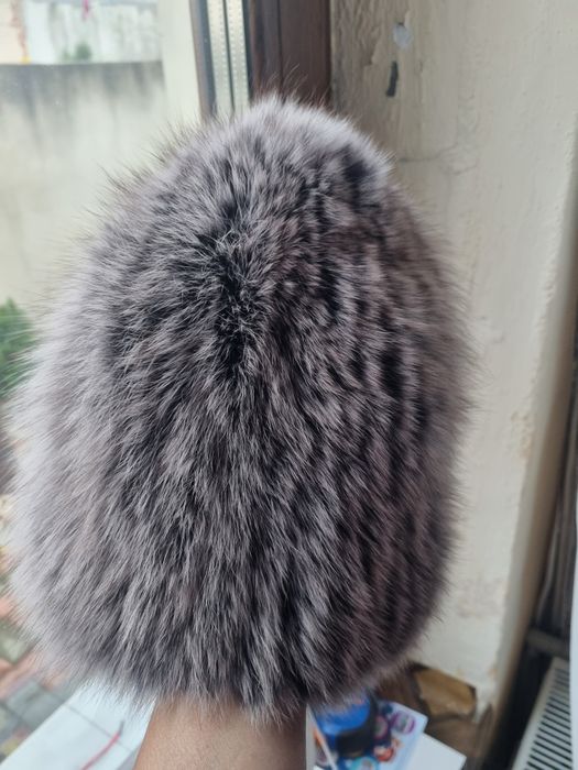 Caciula din blana naturala de vulpe