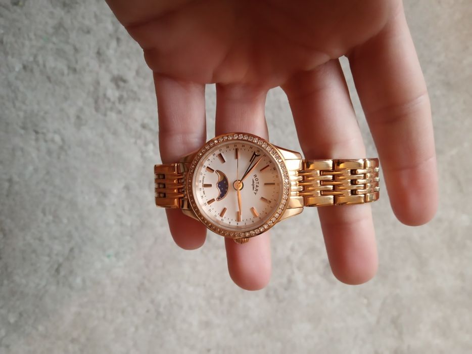 Дамски часовник