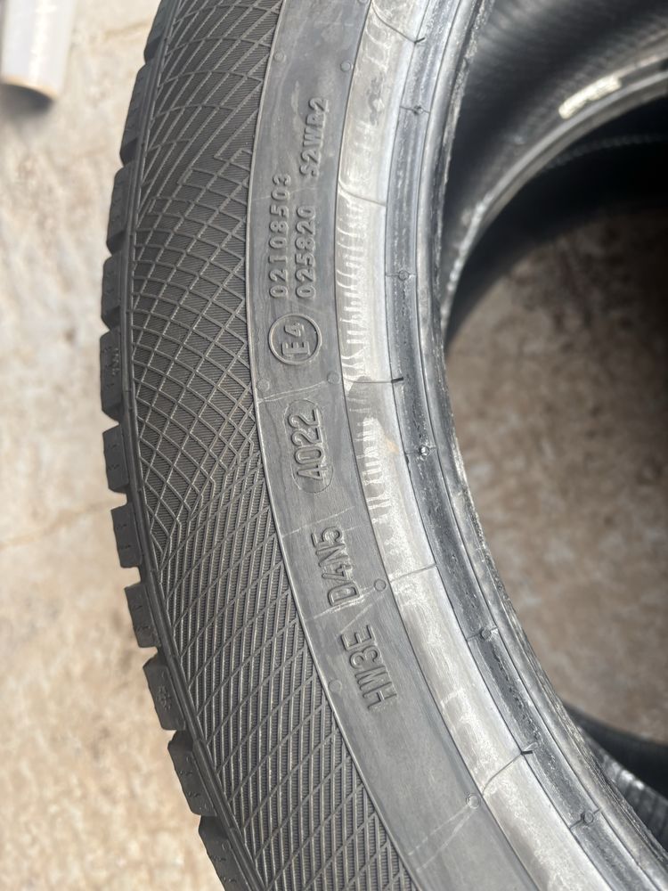 255/45/19 Pirelli 2 бр 2020, Continental 2 бр 2022