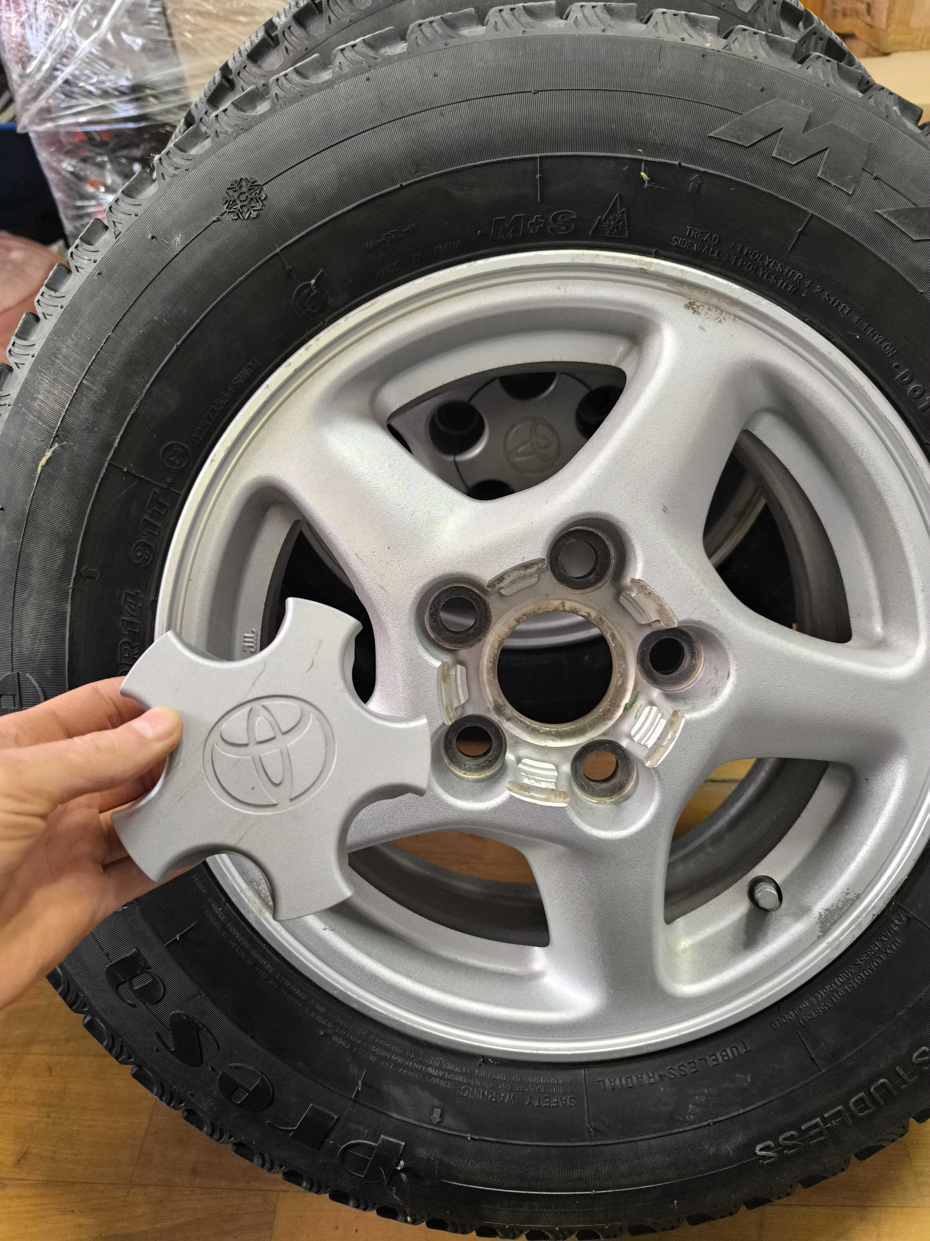 Продам диски R14 5 * 114.3 с шинами  195/70