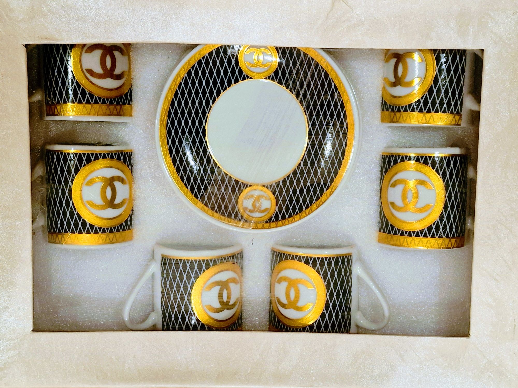 Set cafea 12 piese(6 farfurii+6 cescute),cutie, saculet, etichetă