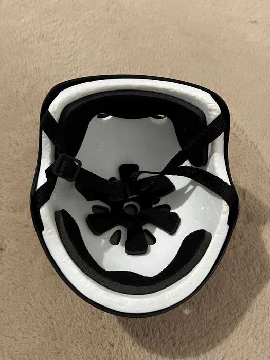 Casca neagra Tecno Karting, mărimea 52 si casca de protecție neagră