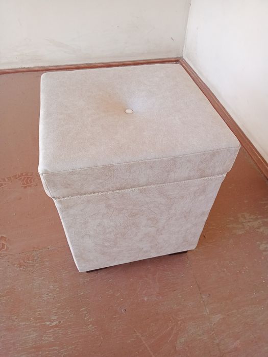 Пуфик сотилади янги ишланган моеиш матерал паралон 19 баландлиги 45 см