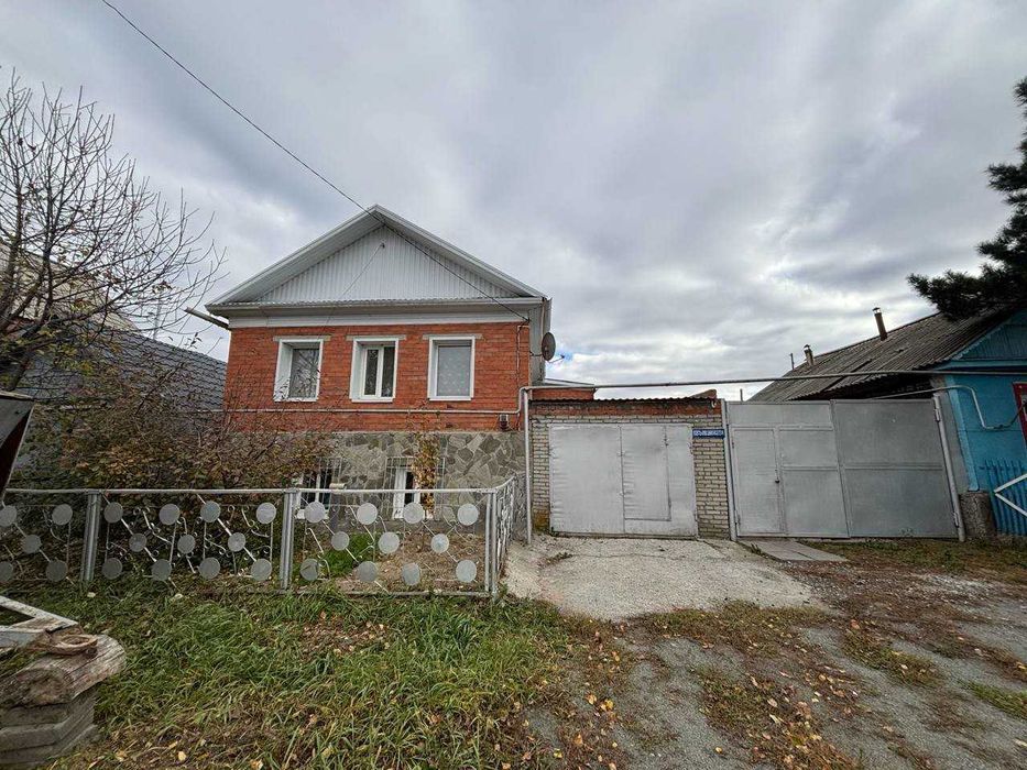 Продается частный 2-х этажный дом в районе Церкви (зеленого рынка)