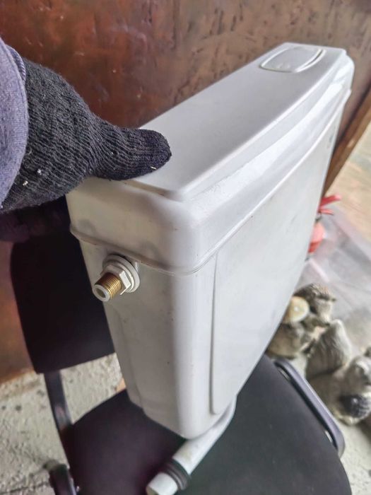 Rezervor vas WC cu alimentare