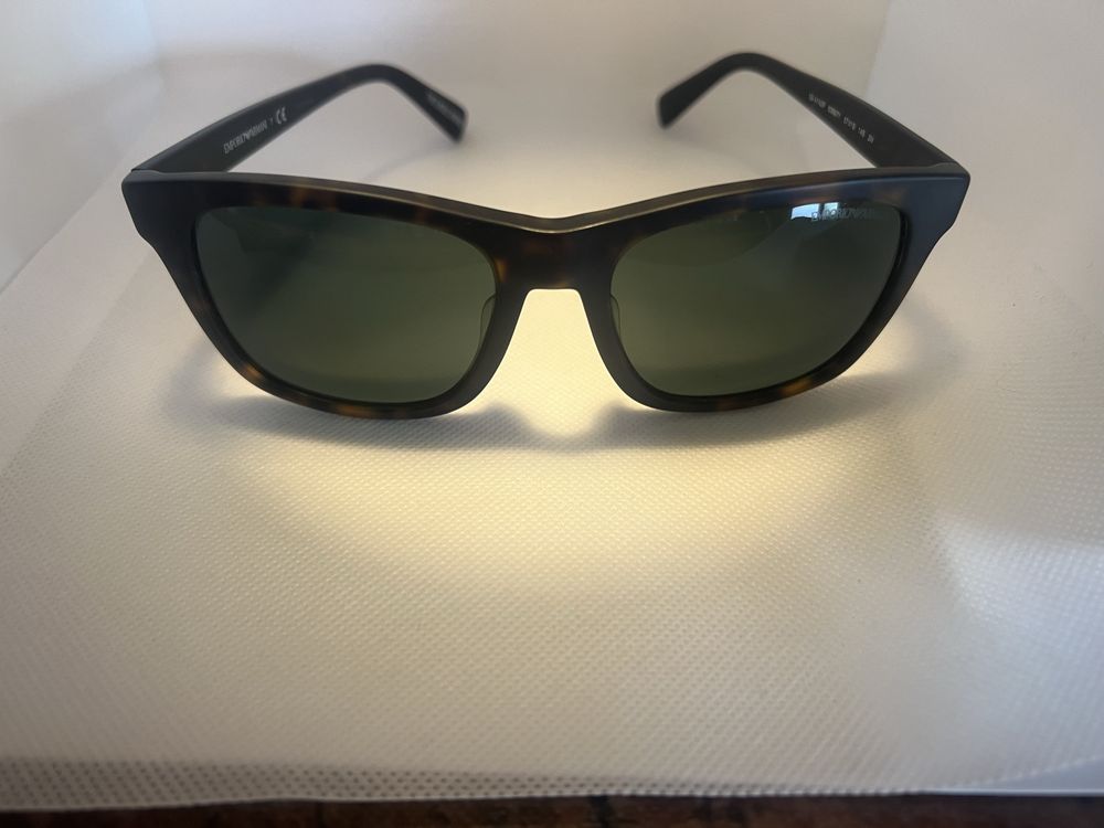 Ochelari de soare pentru barbati Emporio Armani !