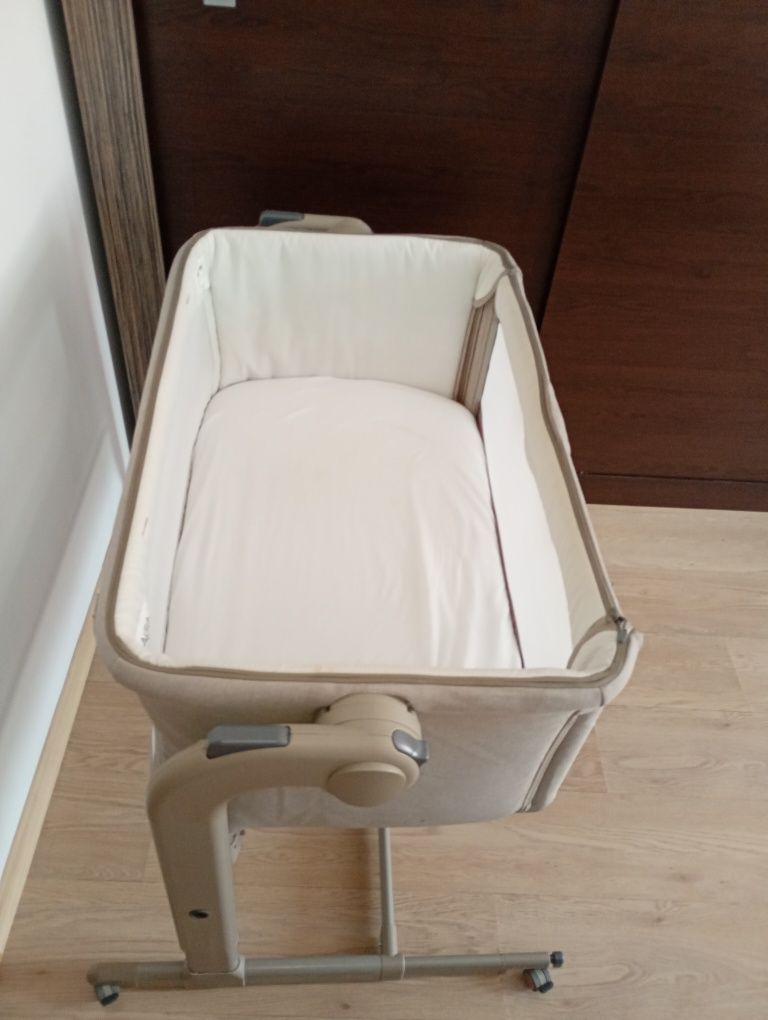 Детска кошарка с падаща страна Chicco - Next 2 Me Magic, Cool Grey
Арт