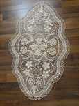 Fata de masa din macrame