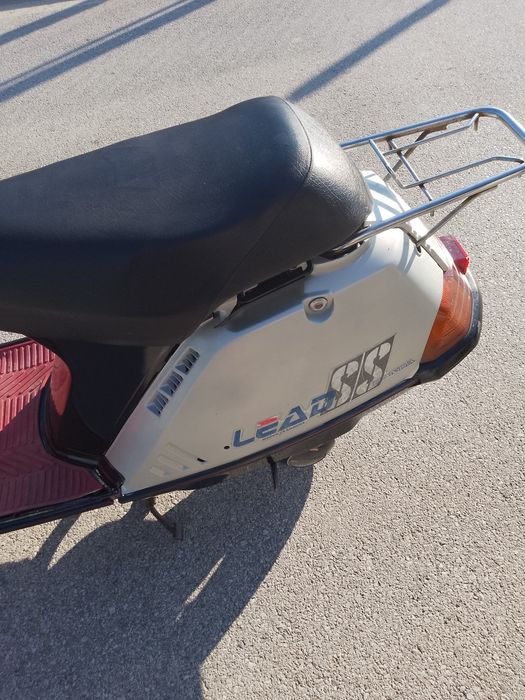 Скутер Honda LEAD 50