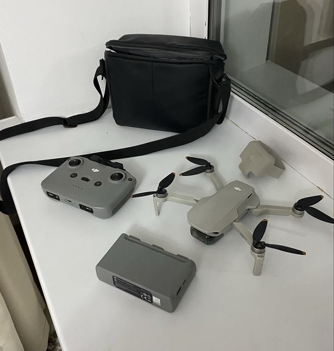 Дрон DJI Mini 2 Fly More Combo