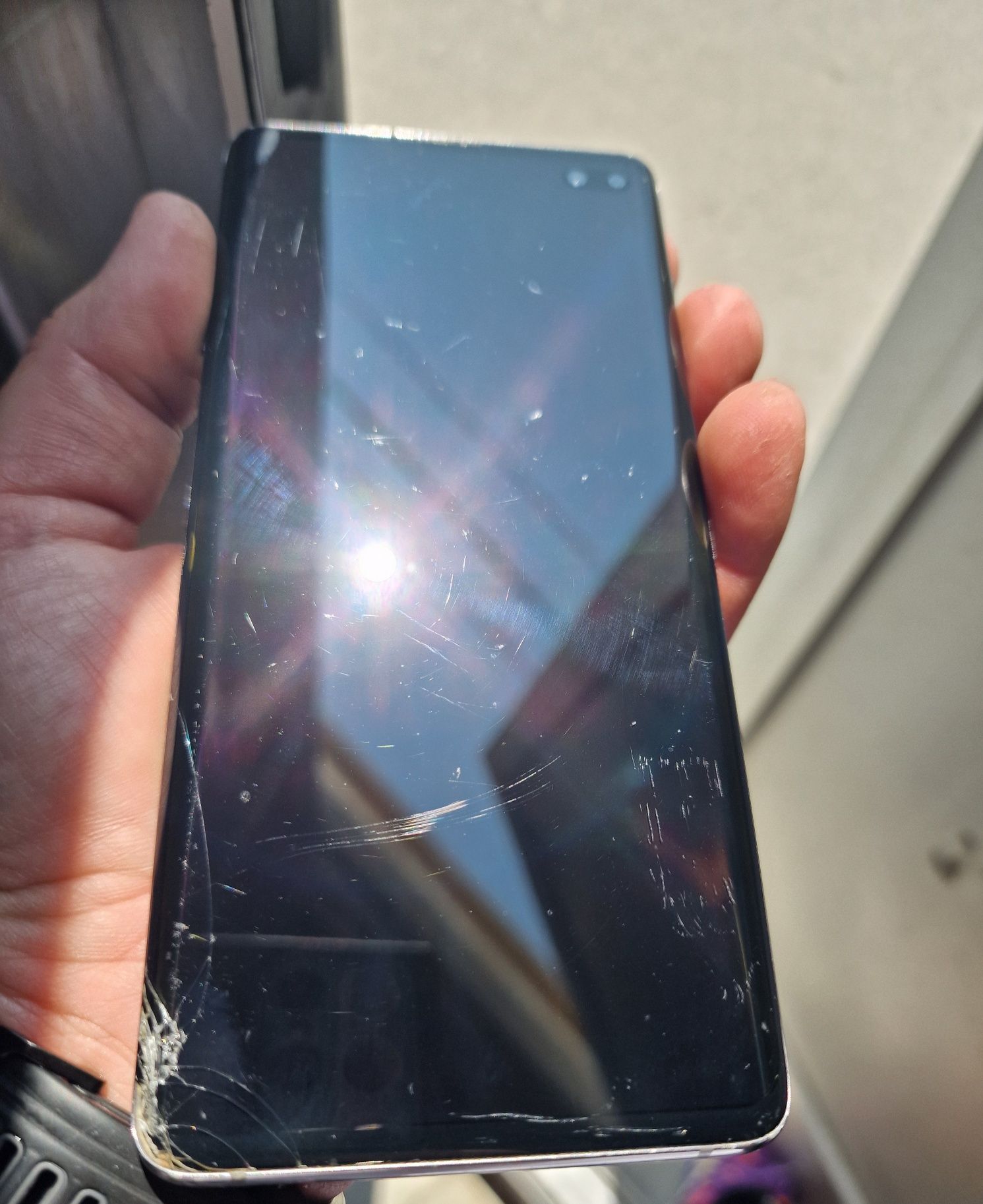 Samsung S10 plus 128gb.