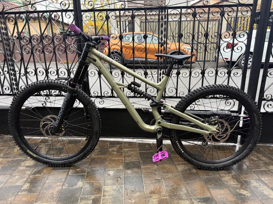 Bicicleta DH STATUS 2 170DH