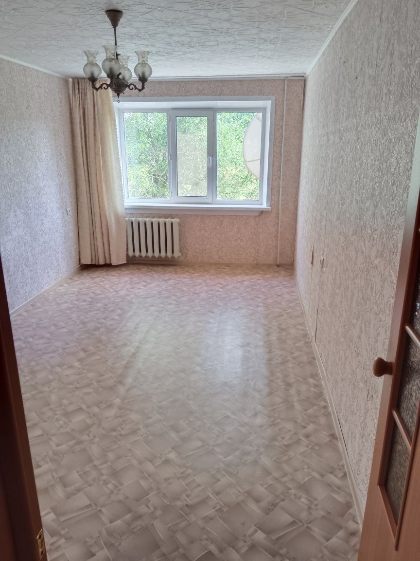 Продам 2 комн., квар. 3-23, 2 этаж.