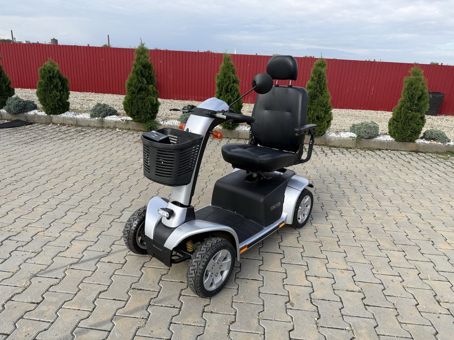 SCUTER ELECTRIC BATRANI Dizabilitati roti mari Pride made in America