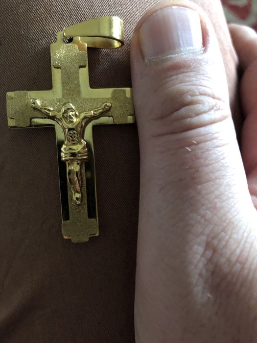 Bijuterie.Cruce (placata)forjata cu aur de 18K.Negociabil
