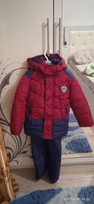 Продам зимнюю куртку со штанами