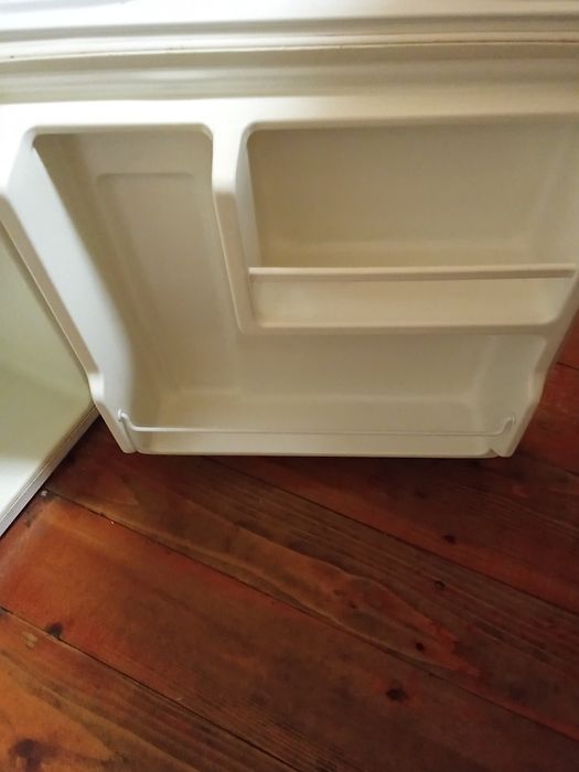 Vând minifrigider Durabase in stare buna