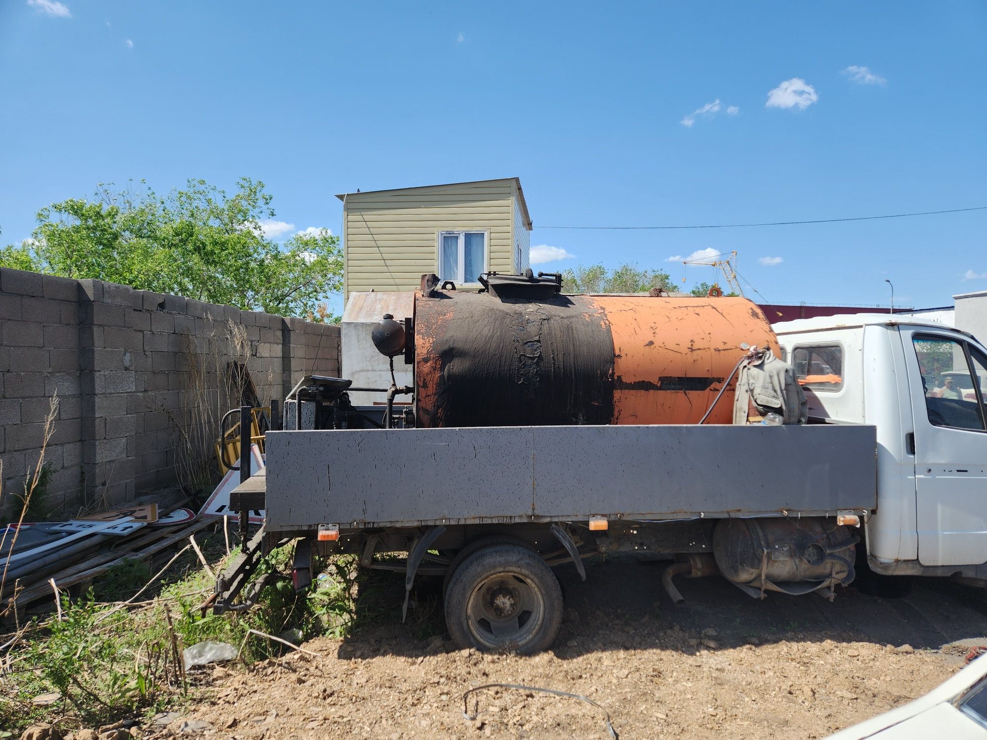 Автогудронатор 2 м2