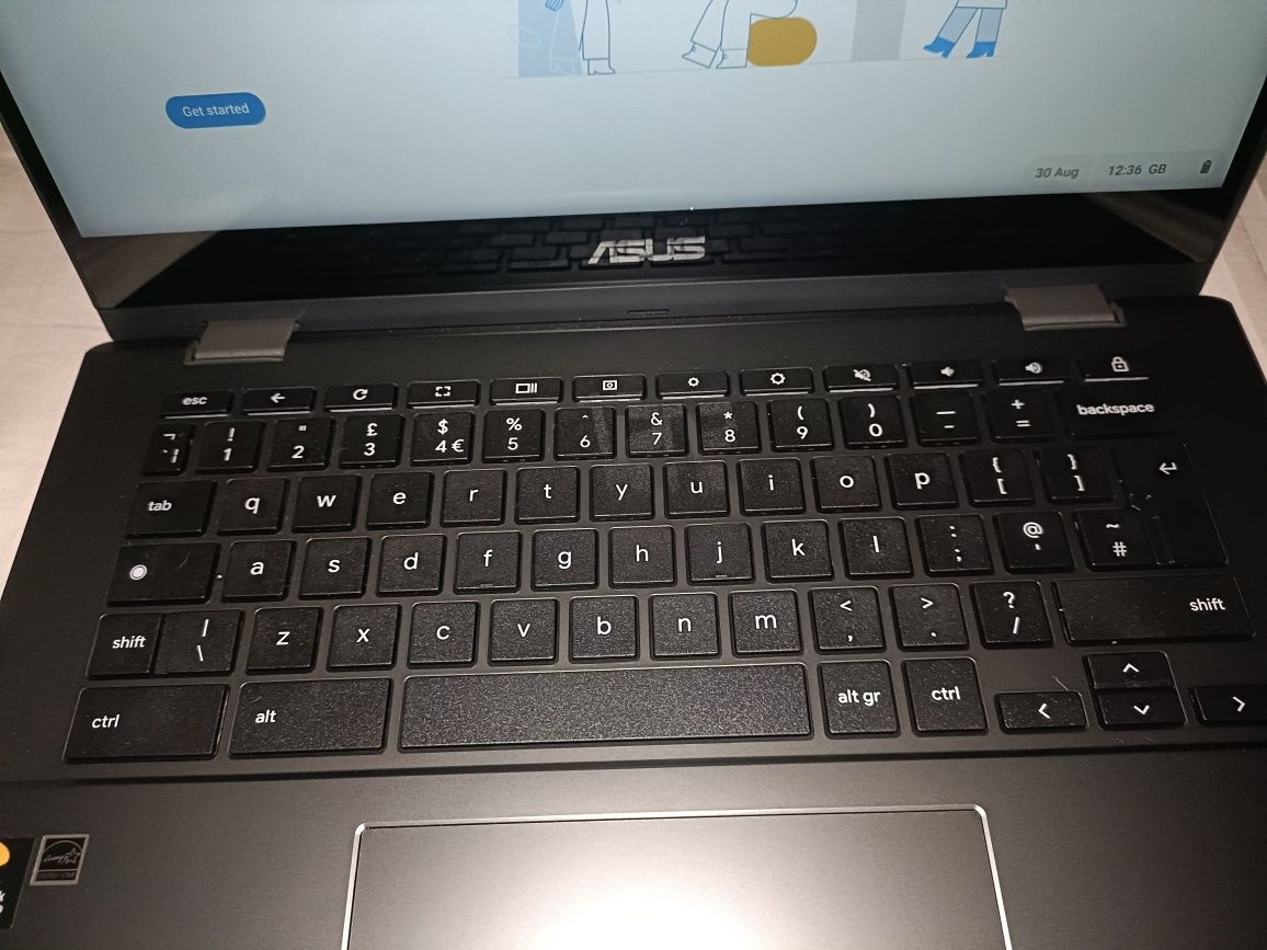 Vând ASUS Chromebook