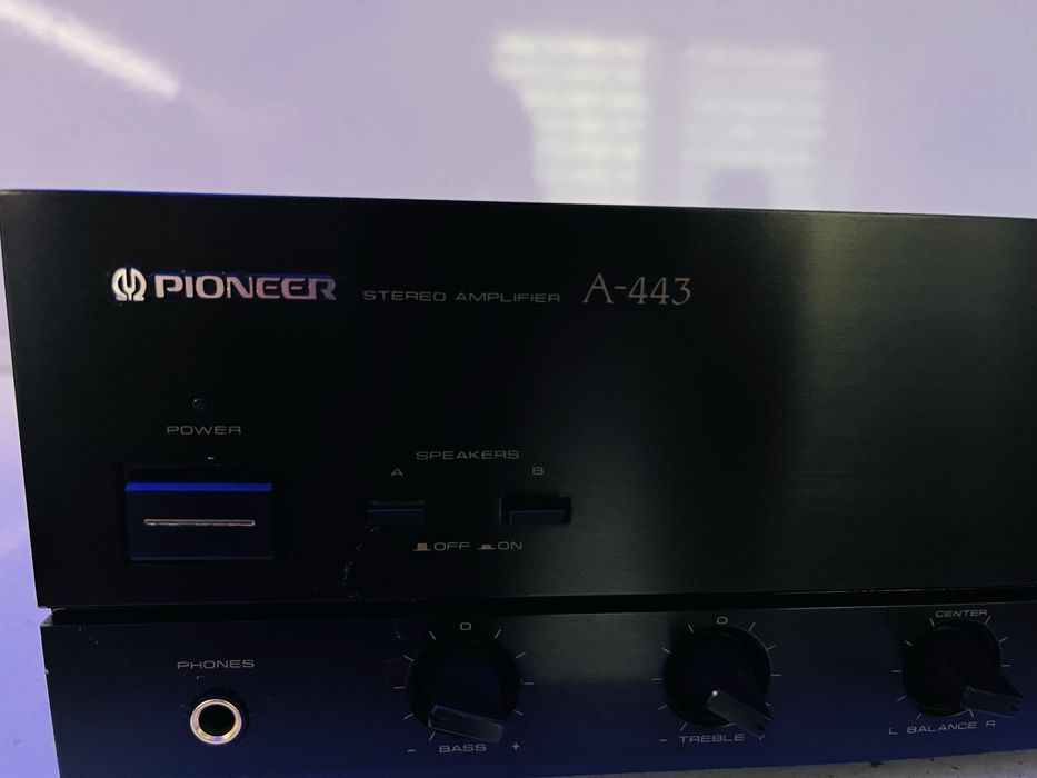 Pioneer A-443 стерео усиловател.