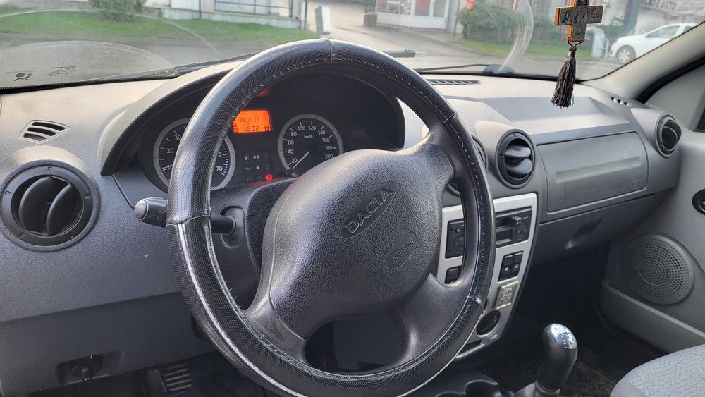 Dacia Logan Laureate 2005