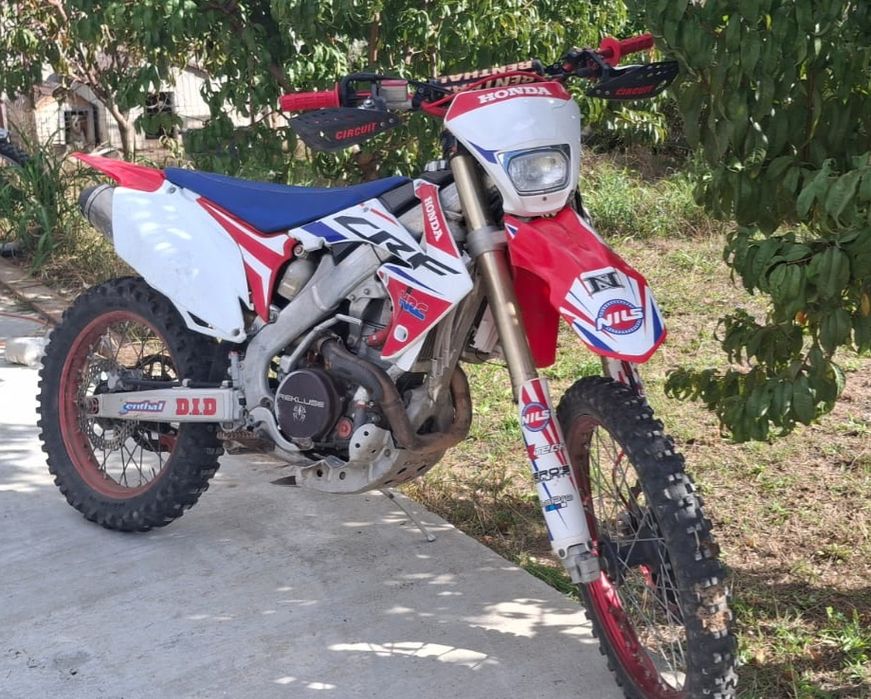 Vând Honda CRF 450 R Înmatriculata in Ro.