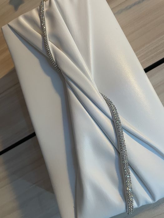 Офицялна дамска чантичка