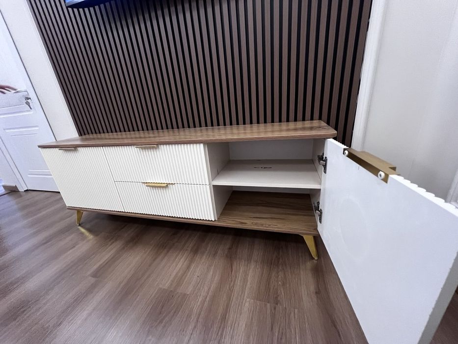 Tv toʻmba, fasad krashinni