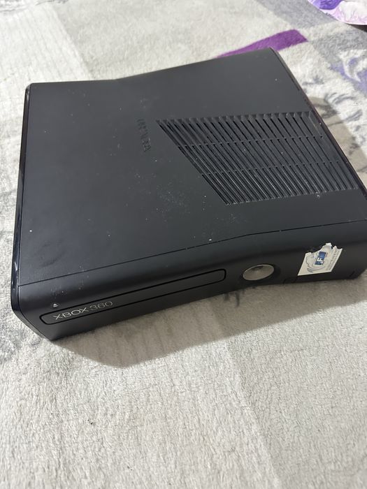 Xbox 360 pentru piese+controller