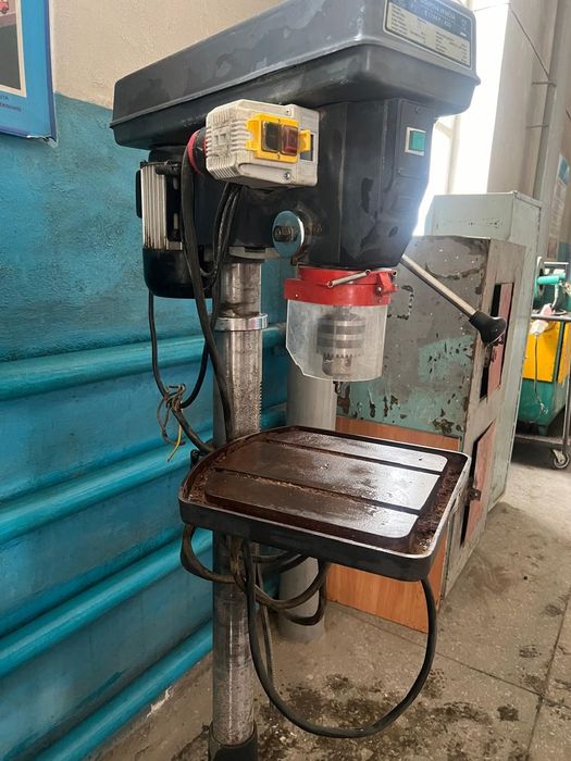 Вертикальный сверлильный станок