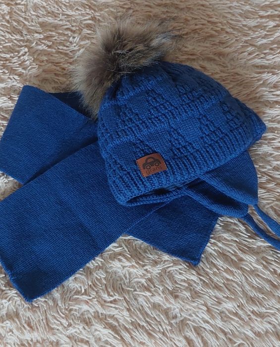 Зимняя шапка с шарфом 1 000