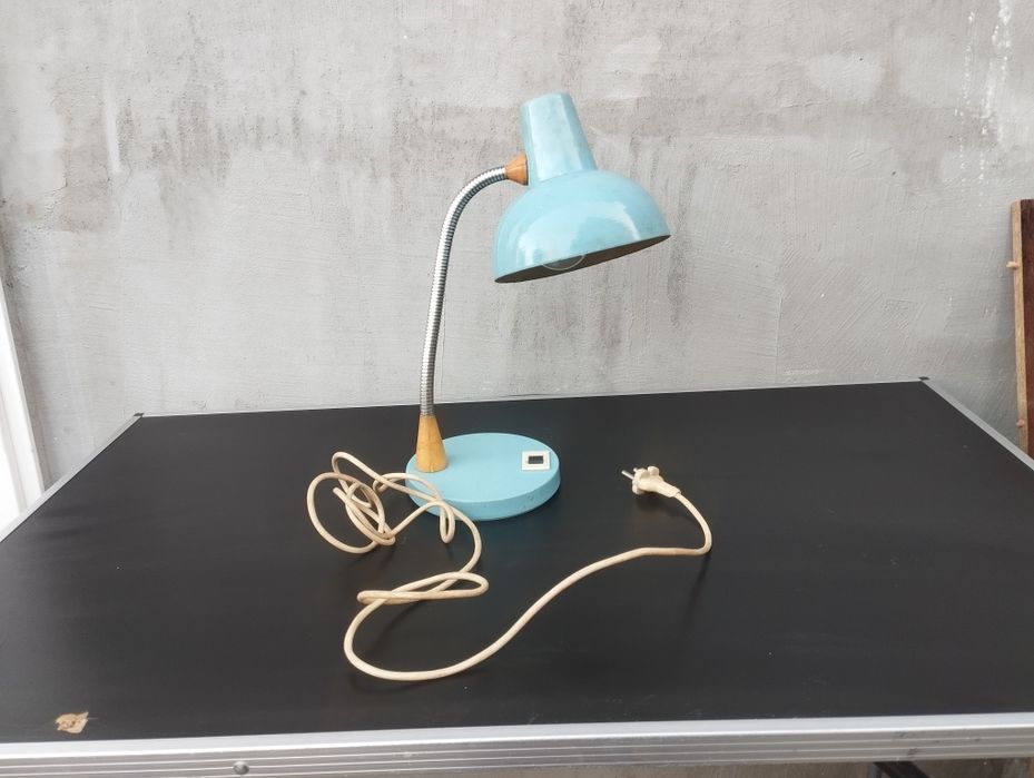 Стара настолна лампа / Индустриална настолна лампа