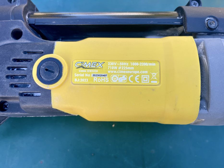 Продавам жираф Cimex DWS220