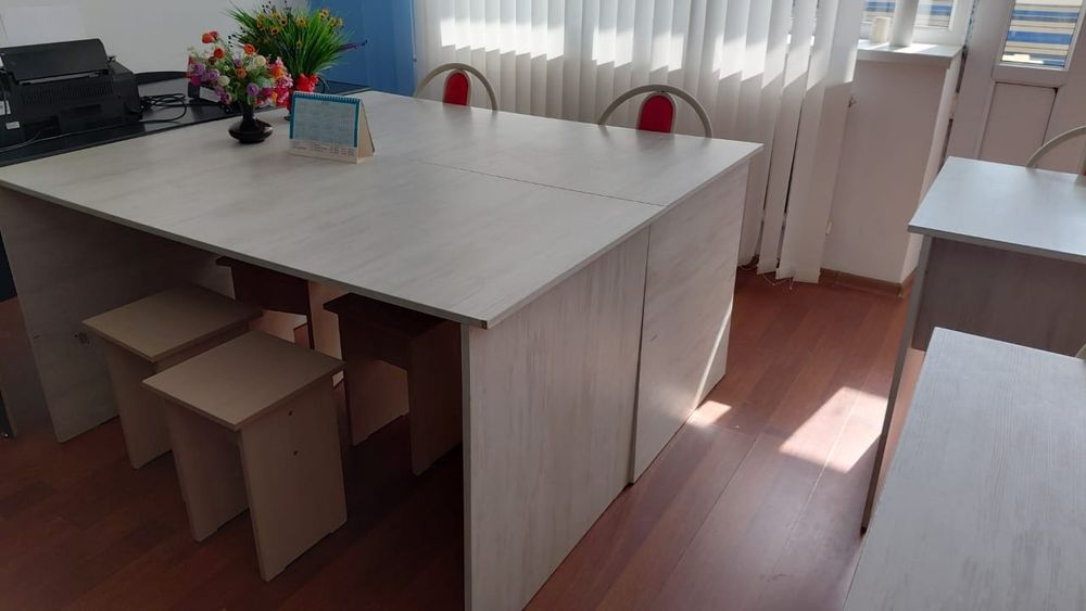 Стол, 1.5×1 м, офиске, жеке колданыска